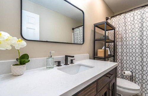 NEW Fully stocked luxury home close to I65 and I72 - Foto 8