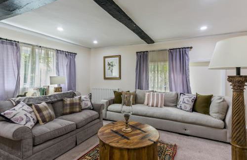 Secluded Mansion Retreat - Expansive Private Oasis - Pass the Keys - Foto 7