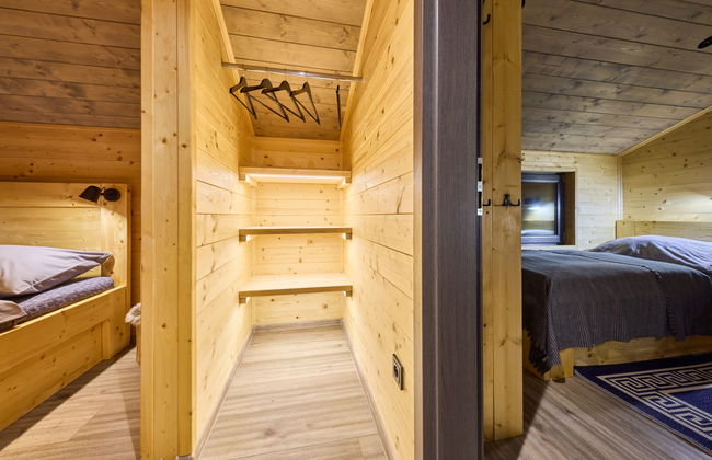 Luxe Timber Lodge & Relaxing Bath - Photo 20