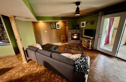 Comfortable one bedroom basement apartment in the woods - Foto 12