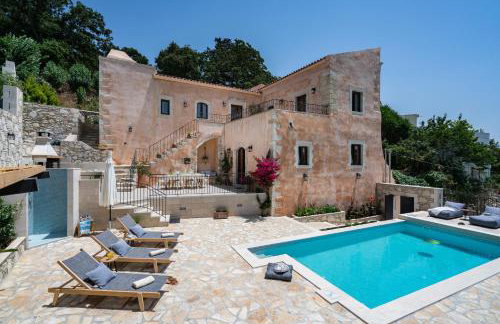 Butterfly, a historical villa with pool & hot tub! - Foto 40