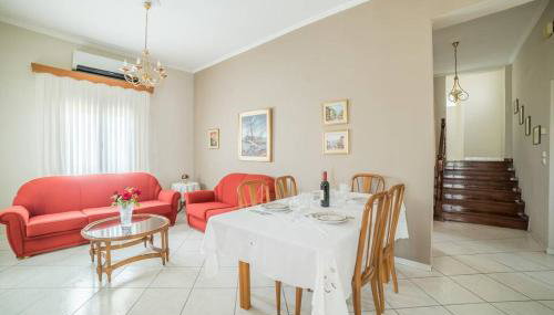 Family House with Garden - Foto 3