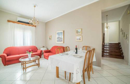 Family House with Garden - Foto 3