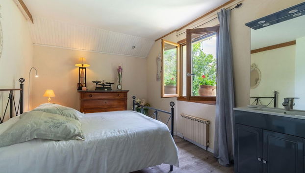 Majestic Holiday Home in Laroque With hot tub - Foto 5, Habitación