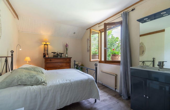 Majestic Holiday Home in Laroque With hot tub - Foto 5