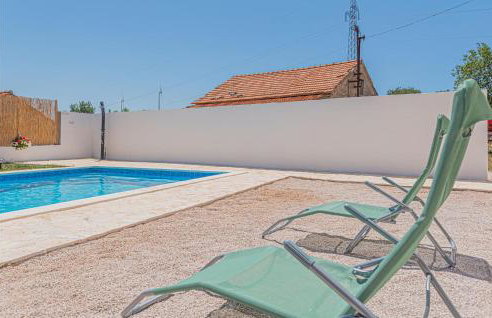 Nice Apartment In Danilo With Wifi - Photo 11