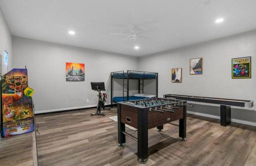 Sun Filled Home W Gorgeous Pool HotTub Gameroom - Foto 17