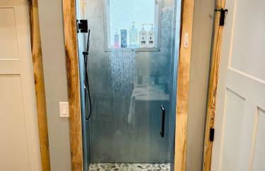 Designer Lake Cabin- HotTub, Sauna & Massage Chair - Foto 65