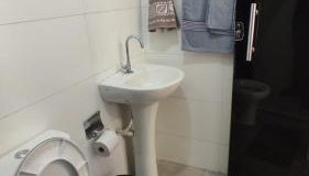 Kitnet independente muito confortável boa locaização - Foto 2