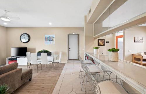 Midnights at the Oasis - Foto 7