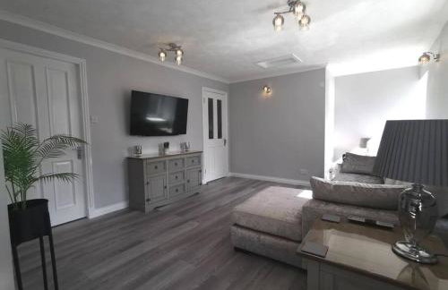 B'Dazzled Flat, Castletown - Photo 3