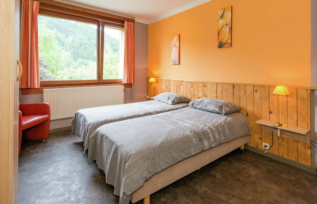 Large Group House with Welness Equipment & Swimming Pool near Malmédy - Photo 6