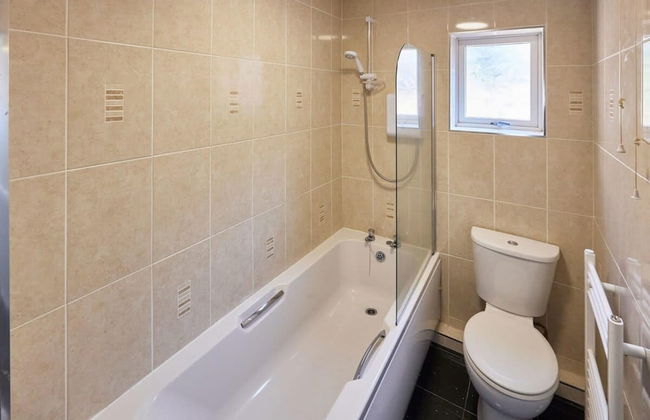 Host Stay Cobblers Cottage - Photo 4