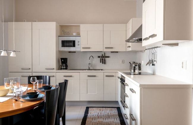 2ndhomes Deluxe 2BR Apt w Sauna&Balcony - Foto 12