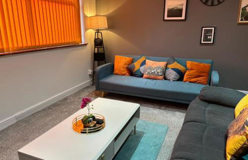 Hilltop Place Suites 3 Bedrooms 4 beds for CONTRACTORS with FREE PARKING FOR VANS - Foto 1