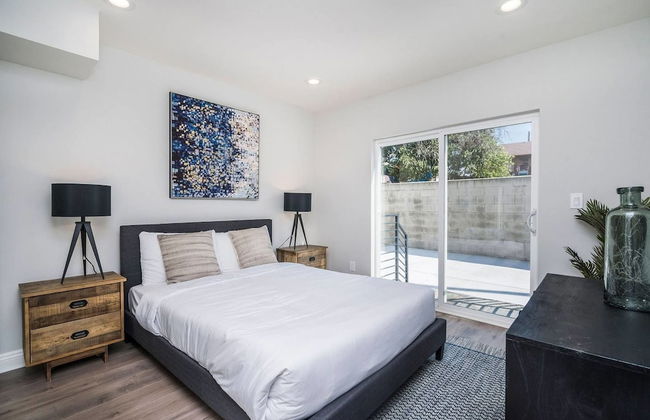 Brand NEW Modern Luxury 3bdr Townhome In Silver Lake - Photo 5