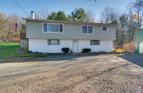 Peaceful Horseheads Hideaway with Deck and Yard! - Foto 30