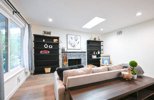 @ Marbella Lane - Exquisite Home 3BR - Photo 15