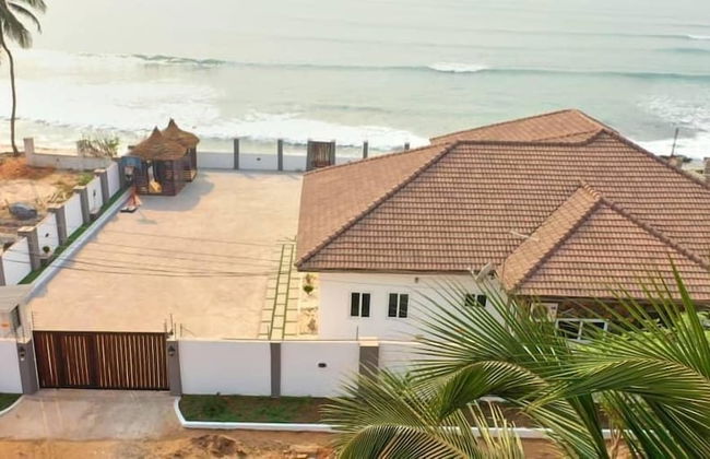 Empire Bay Beach Villa - Photo 14