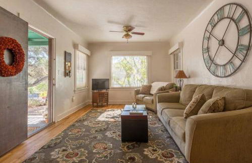 Colonial Cottage Getaway - Foto 1