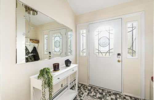 Family Retreat Near NYC w/ Parking & Views - Foto 36