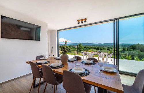 Villa Matea - heated pool, peace, view - Photo 1