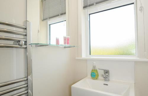 Midway Lodge - Photo 19