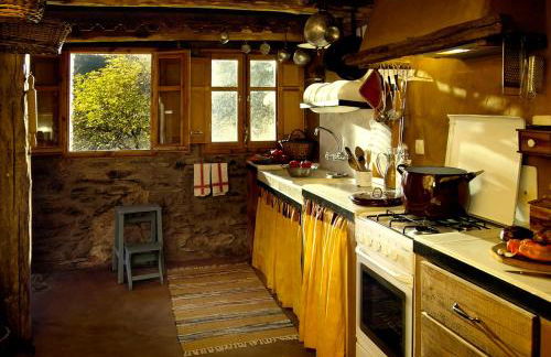 La Pegatera Masia rodeada de bosque ideal para desconectar - Photo 36