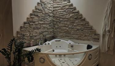 Suite de charme et son jacuzzi en pleine nature - Foto 2