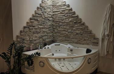 Suite de charme et son jacuzzi en pleine nature - Foto 2