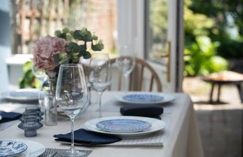 Spacious City-Centre House near Train Station & Business School, with Garden - Foto 23