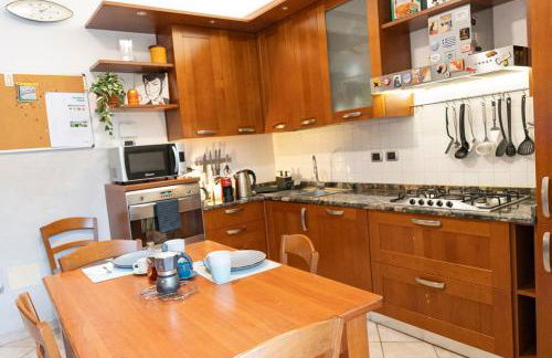 BBRomagnaMia 2 Camere, 5 ospiti, Parcheggio Gratis, Vicino a Università, Ospedali, Centro, Stazione, Aeroporto, Romagna - Foto 3