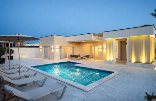 Villa Stone - Photo 1