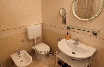 Nel cuore di Tortona, a due passi dal Duomo - Photo 4