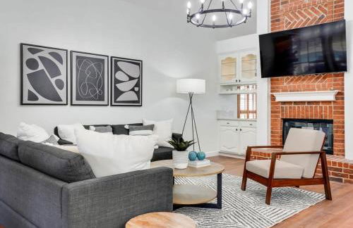 Modern Rustic Oasis Games Cinema UTD Plano Frisco - Photo 7