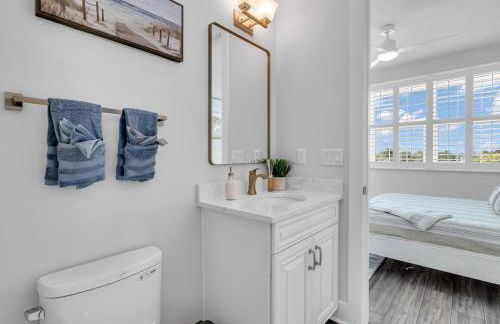 Bayview Pointe - Luxury home with heated pool! Near Anna Maria isle! - Photo 26