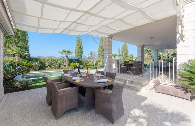 Luxury Lakefront Catullo with pool - Photo 53