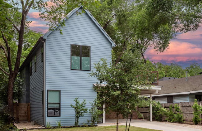 Upstay - Pristine Pool Palace - 7min to Rainey St - Photo 6