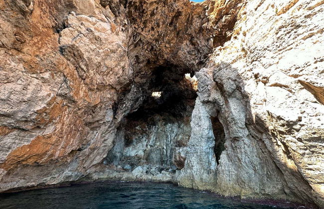 Tour en kayak por las cuevas marinas de Es Canutells - Foto 2