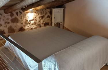 Balcón de la Moreria con leña - Photo 19