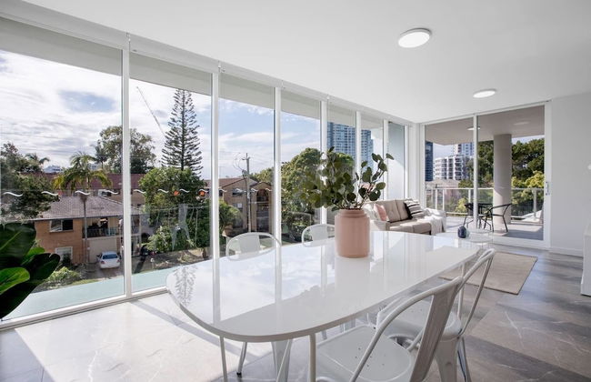 Wow Southport Apartment Near Light Rail Station - Photo 11