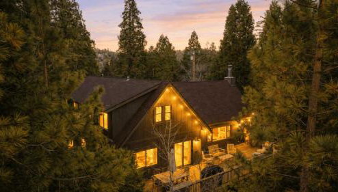 Bernina by AvantStay A-Frame Cabin Game Loft Fireplace Deck Near Lake Arrowhead - Foto 1, Other