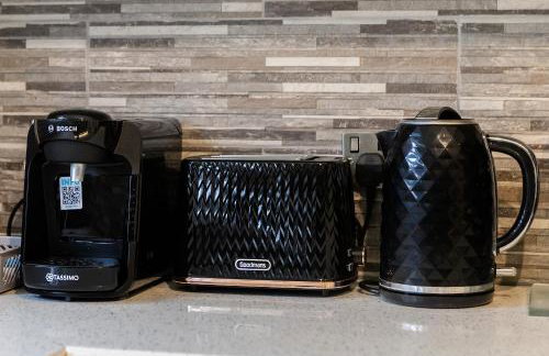 Contractors Dream~POOL TABLE~Close to Luton Airport~Three Double Bedrooms - Foto 30