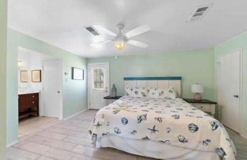 Texas vacation home with huge yard and pool, close to beach - Foto 11