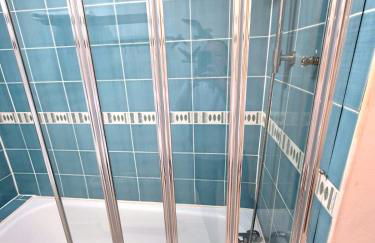 COZY Apartment 4 - Photo 22