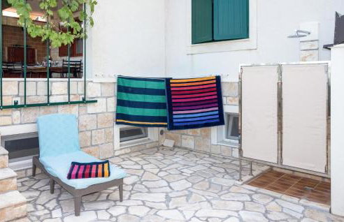 4 Bedroom Beautiful Home In Mravinci - Photo 16