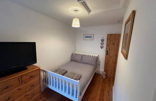 3 Double Bed Character Cottage in Quiet Hamlet - Photo 47