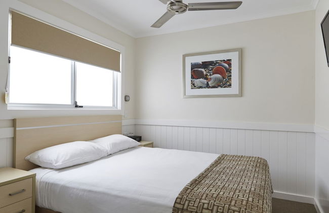 NRMA Stockton Beach Holiday Park - Photo 9