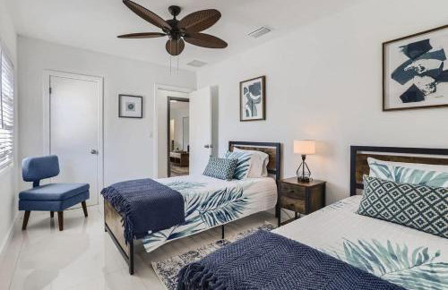 Ridgeway Villa - Revel in Sunlit Living with Backyard Gazebo & Pool - Foto 10