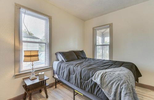 2 Mi to Dtwn Salina Home with Deck and Yard - Foto 10